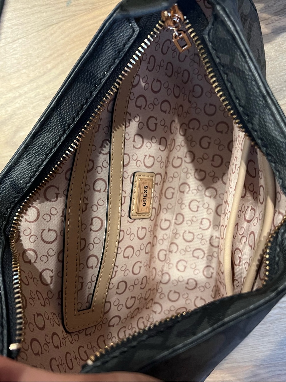 GUESS purse bundle - Picture 8 of 9